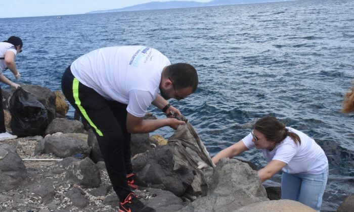 Kumkaya’ya Çevre Timi Eli Değdi