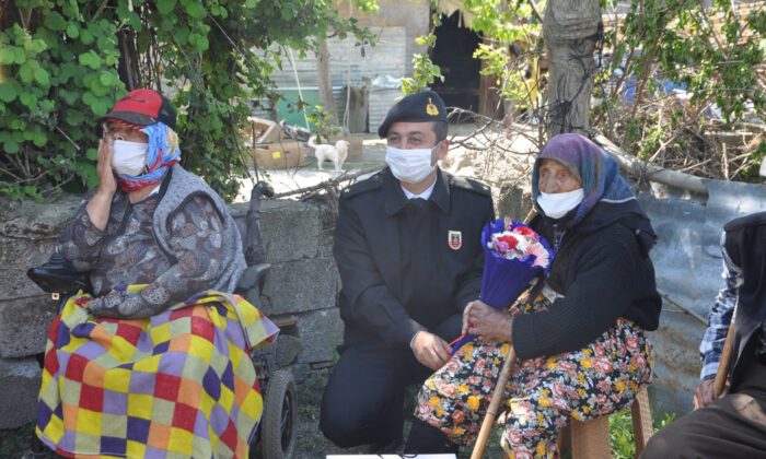 Bursa’da 120 yaşındaki anneye Anneler Günü sürprizi