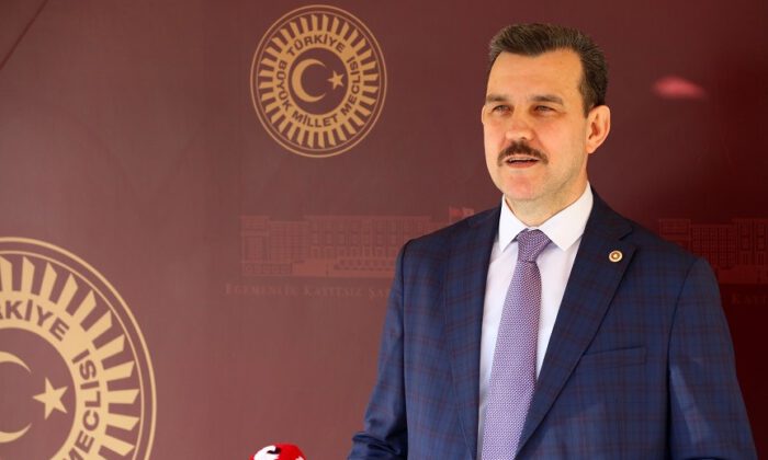 Esgin mecliste CHP’ye yüklendi