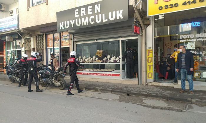 Bursa’da pompalı tüfekle kuyumcu soygunu