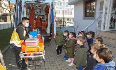 Çocuklara Ambulans Hi̇zmetleri̇ Tanıtıldı