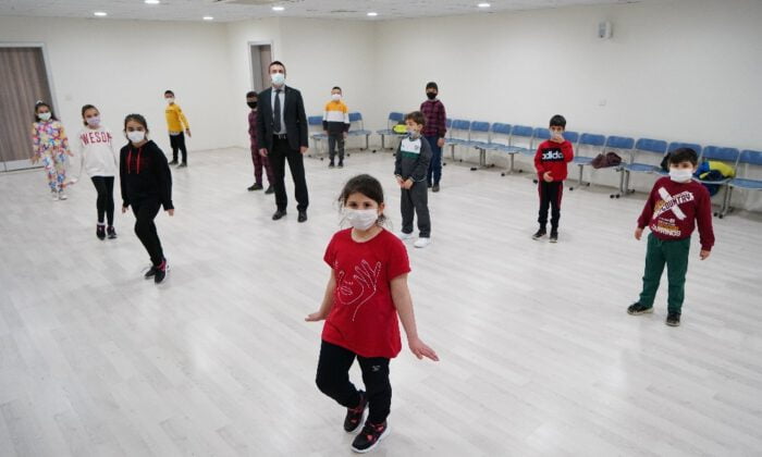 Kestel Kültür Ve Sanat Akademi̇si̇ Açıldı