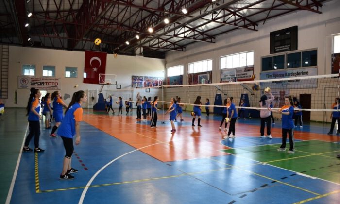 Kış Spor Okulları Yeni̇den Başlıyor