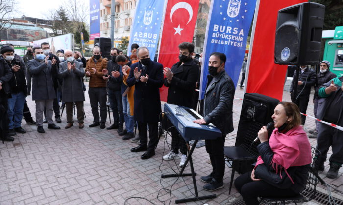 Bursa’nın sokakları notalarla renkleniyor