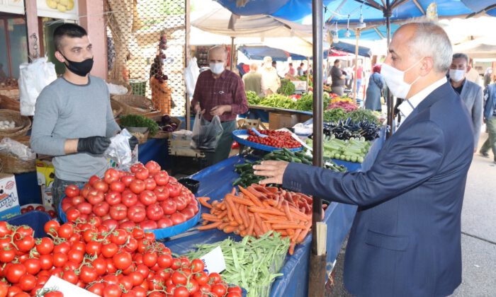 Bu ilçede bütün alışverişler ilçe esnafından yapılıyor