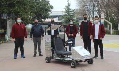 Liseli öğrenciler suyla hareket eden araç tasarladı