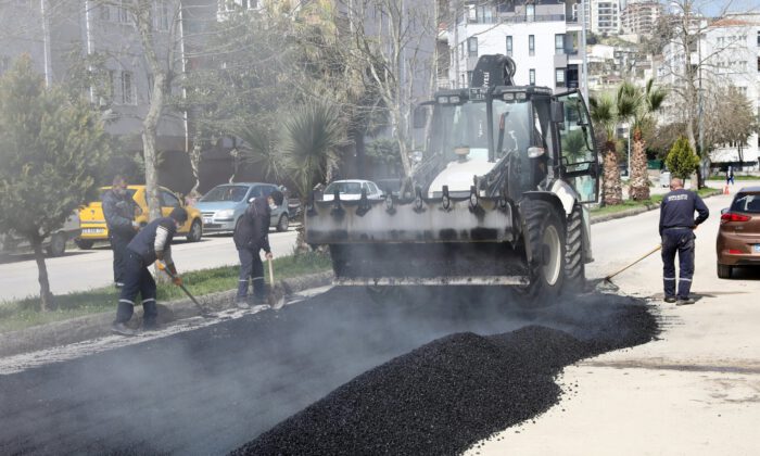 MUDANYA BELEDİYESİ’NDEN YOL ATAĞI