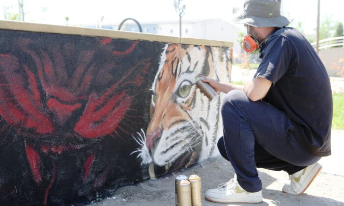 Nilüfer’de parklar graffiti ile renkleniyor