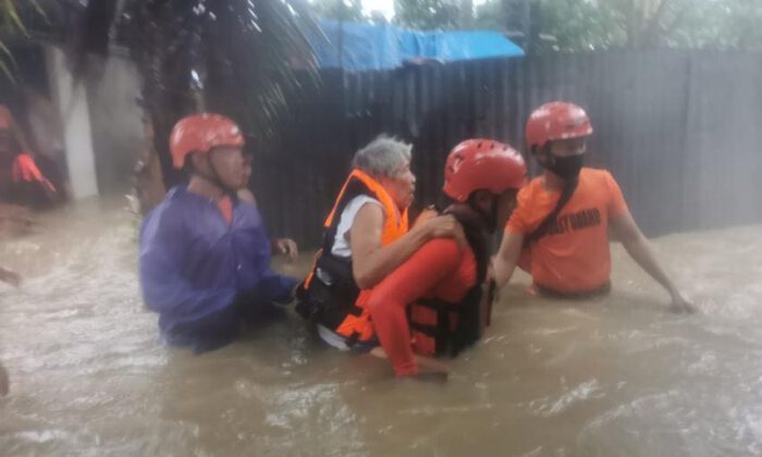 Filipinler fırtınaya teslim oldu