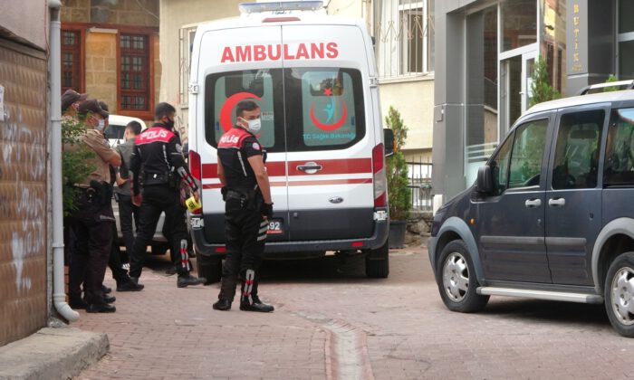 Kız arkadaşını öldürdükten sonra kendini vurdu