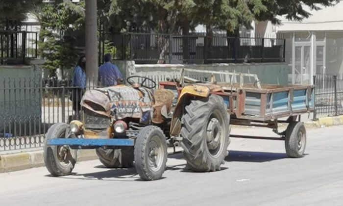 İlkokul öğrencisi traktörün altında kaldı