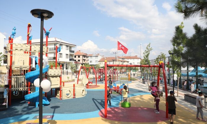 Kendi enerjisini üreten akıllı park açıldı