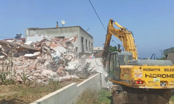 Mudanya’da kaçak yapılaşmayla mücadele sürüyor