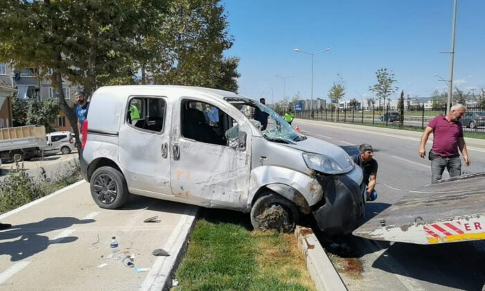 Bursa’da, araç 100 metre sürüklendi!