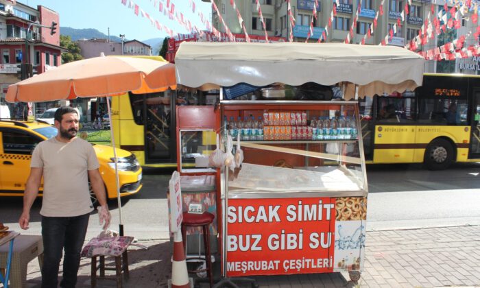 Bursa’da askıda simit uygulaması