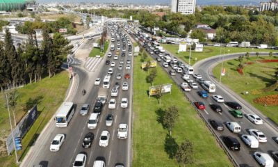 Okullar açıldı trafik kilitlendi