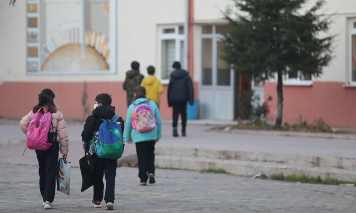 Ara tatil sonrası okullar açıldı