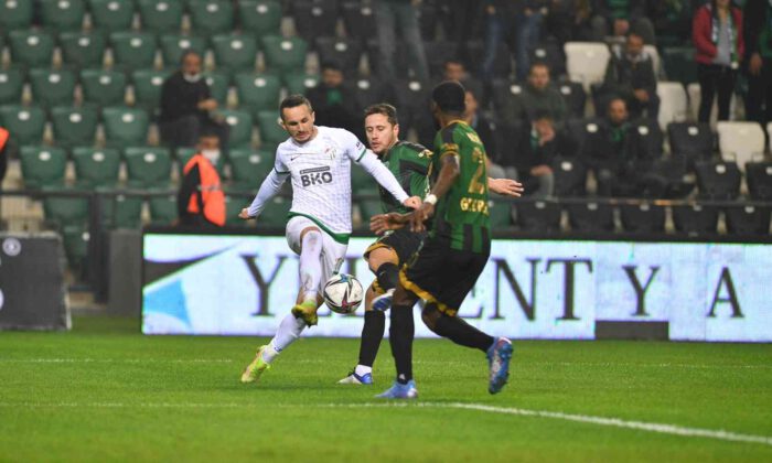 Bursaspor deplasmanda 11 puan kaybetti