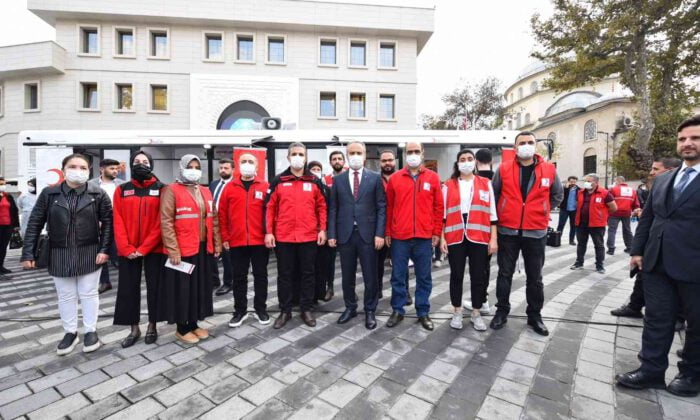 Büyükşehir’den Kızılay’a anlamlı bağış