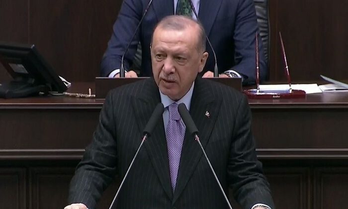 Erdoğan: Faizi savunanla beraber olamam