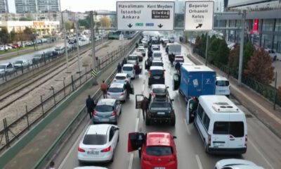 Bursa-İzmir yolunu trafiğe kapattılar