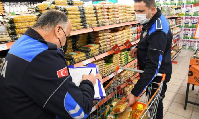 İnegöl’de fahiş fiyat ve etiket oyununa taviz yok