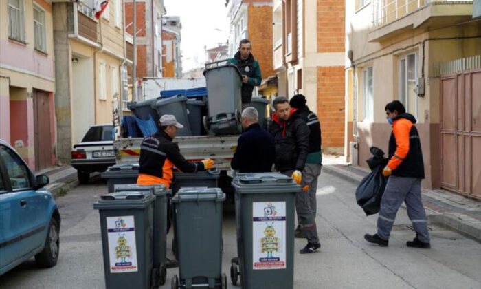 İnegöl’de çöp konteyneri dağıtımlarında sona gelindi