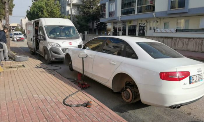 Bursa’da 13 aracın lastiklerini kesip imzasını attı