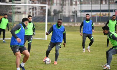 Bursaspor üç eksikle Eyüpspor maçı hazırlıklarına başladı