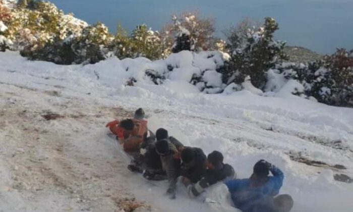 Bursa’da gençlerden ilginç yöntem