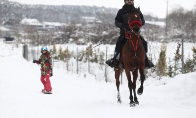 Bursa’da atla dolu dizgin snowboard keyfi