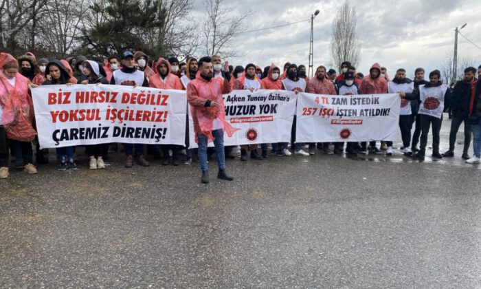 İşlerine son verilen Migros çalışanlarından Beykoz’da eylem