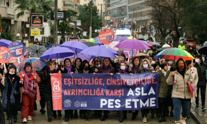 Bursalı kadınlar “Asla pes etme” dedi