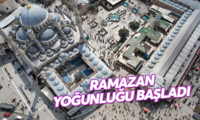 Eminönü’nde Ramazan yoğunluğu havadan görüntülendi