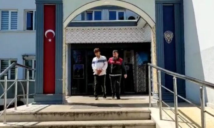 Firari hırsızlar yakayı ele verdi