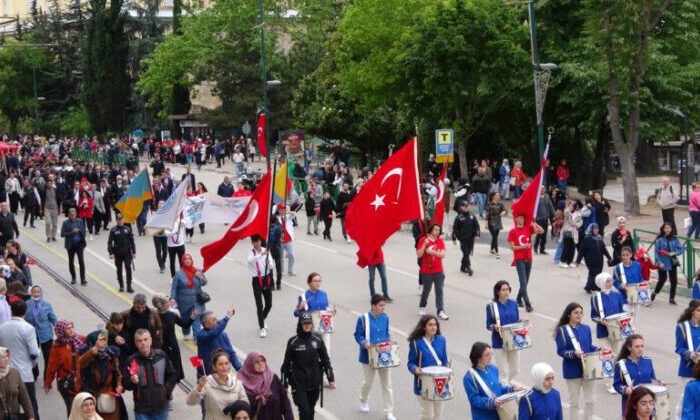 Bursa’da 19 Mayıs coşkuyla kutlandı