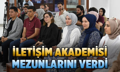 İletişim Akademisi’nde sertifika heyecanı