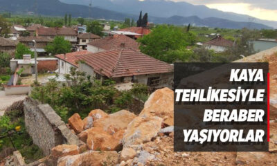 Evlerinin üzerinde dev kayalar var, korku içinde yaşıyorlar