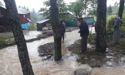 Yayla yolundaki heyelan nedeniyle 20 kişi yardım istedi