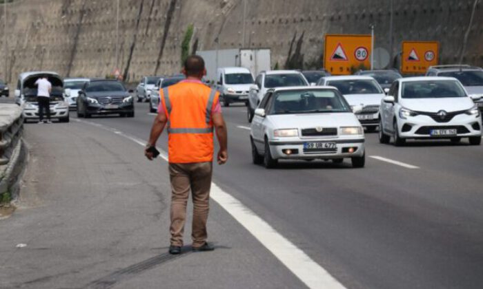 Bolu Dağı’nda tatilcilerin trafik yoğunluğu havadan görüntülendi