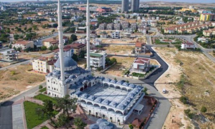 Gaziantep’te cami kapısını benzinle yakan şahıs gözaltına alındı