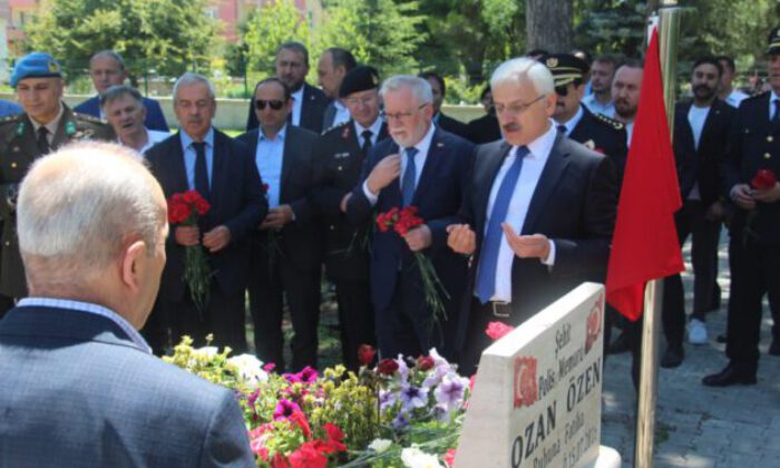 15 Temmuz şehidi polis memuru mezarı başında anıldı