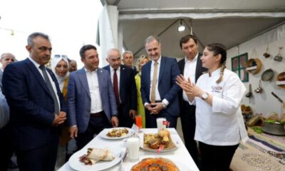 Festival çadırında el emeği ürünler sergilendi