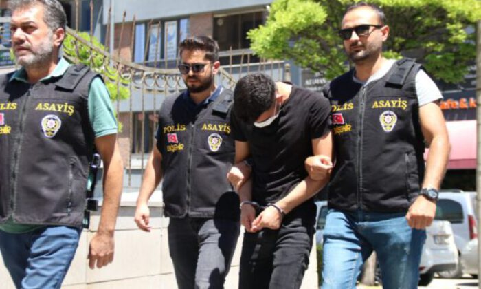 Kendisini polis olarak tanıtıp evli çifti dolandırmaya çalıştı