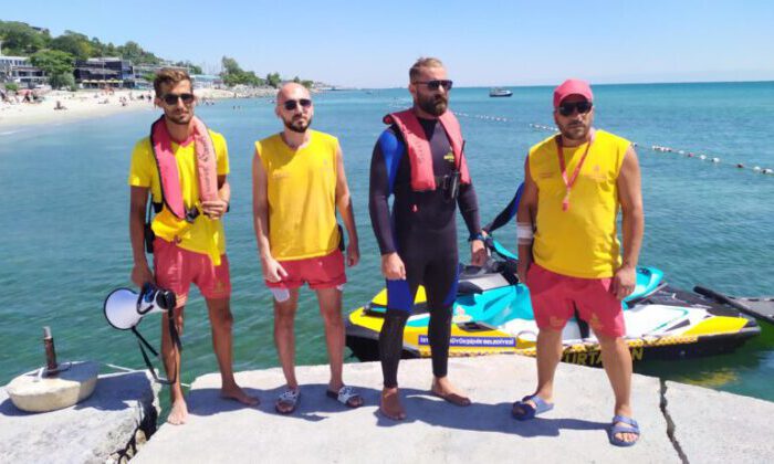 Menekşe Sahili’nde yanan tekneyi jet ski ile söndüren cankurtaran konuştu