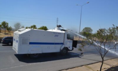 Anız yangınına müdahale eden itfaiyeye polis TOMA’sı da destek verdi