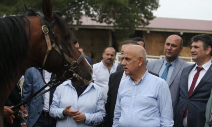 Tarım ve Orman Bakanı Vahit Kirişci: “Cumhurbaşkanımızın duruşu ile tahıl krizi sorunu çözüldü”