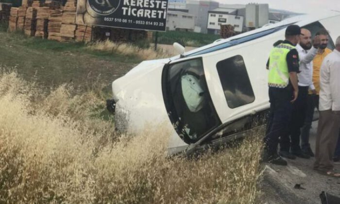 Yoldan çıkan otomobilin havalanıp takla attığı anlar kamerada