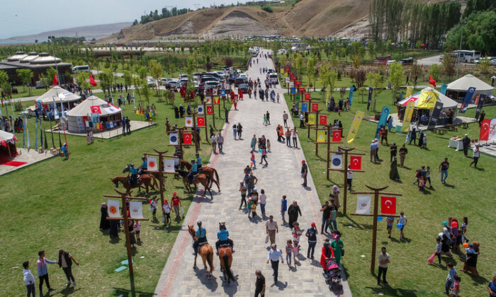 Bursa’nın değerleri Ahlat’ta tanıtıldı