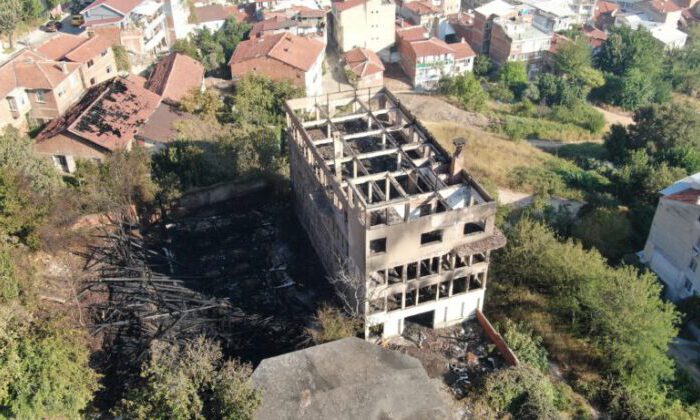 Tarihi ipekçilik fabrikasındaki yangının bilançosu havadan görüntülendi